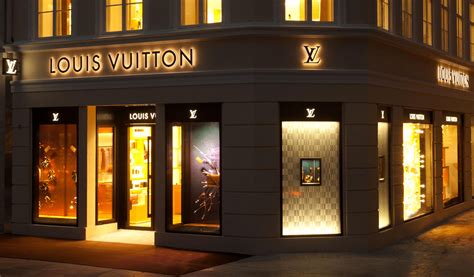 immagini negozio louis vuitton|Louis Vuitton singapore official website.